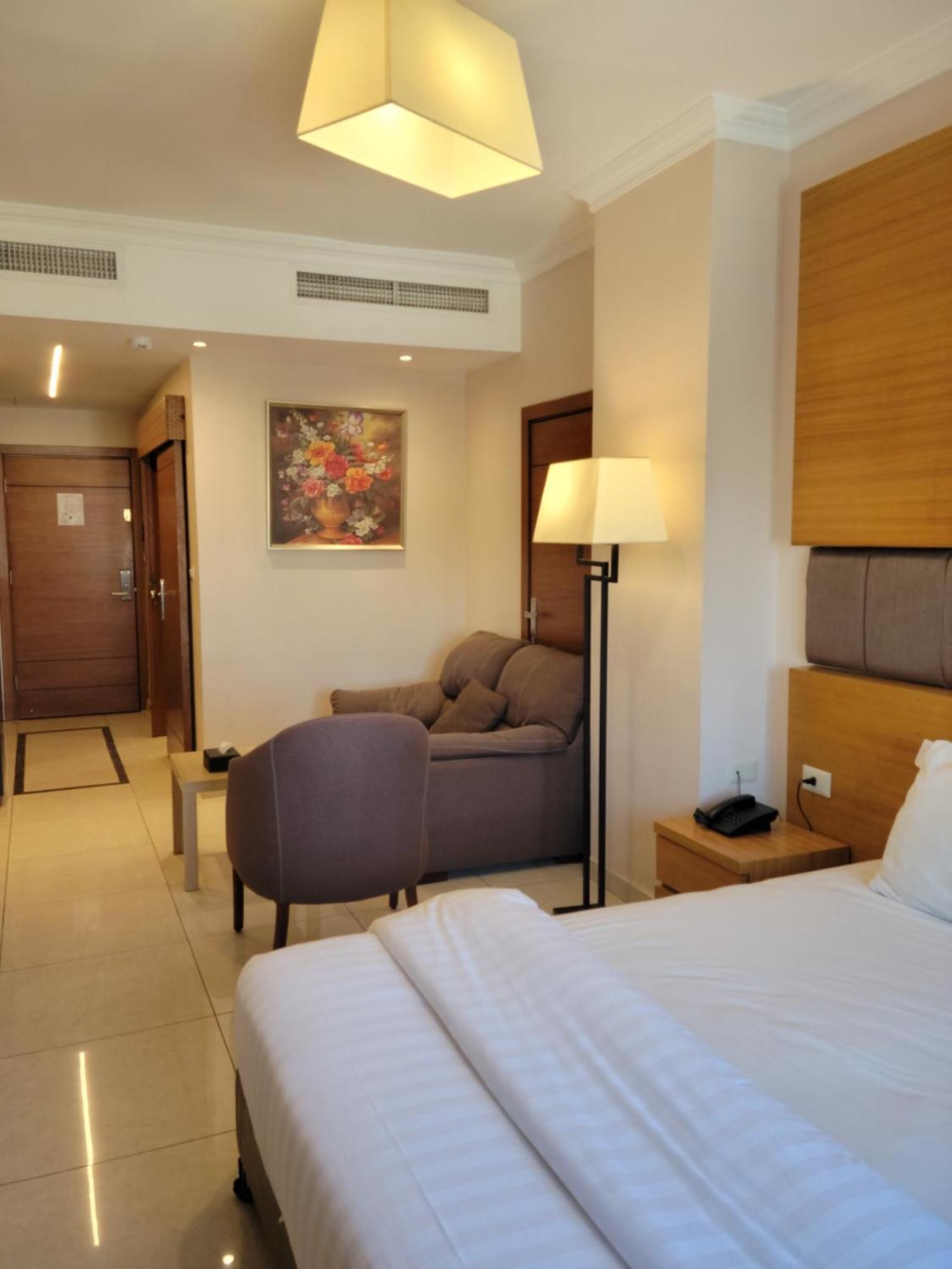 Big Ben Hotel Suites Amman Buitenkant foto