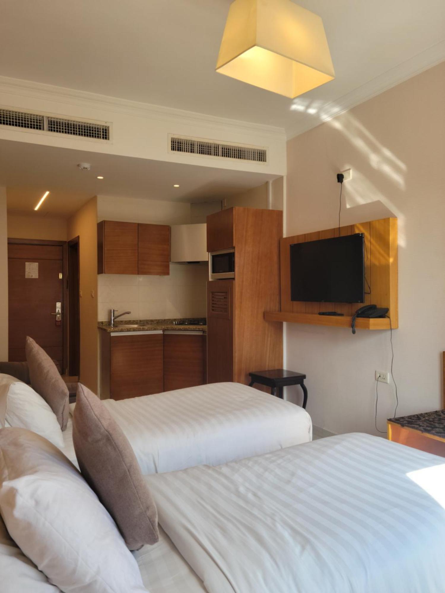 Big Ben Hotel Suites Amman Buitenkant foto
